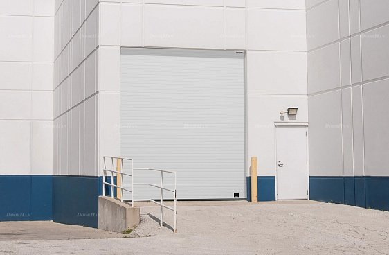 Промышленные ворота с панорамным остеклением Doorhan ISD02 (5200х5000)